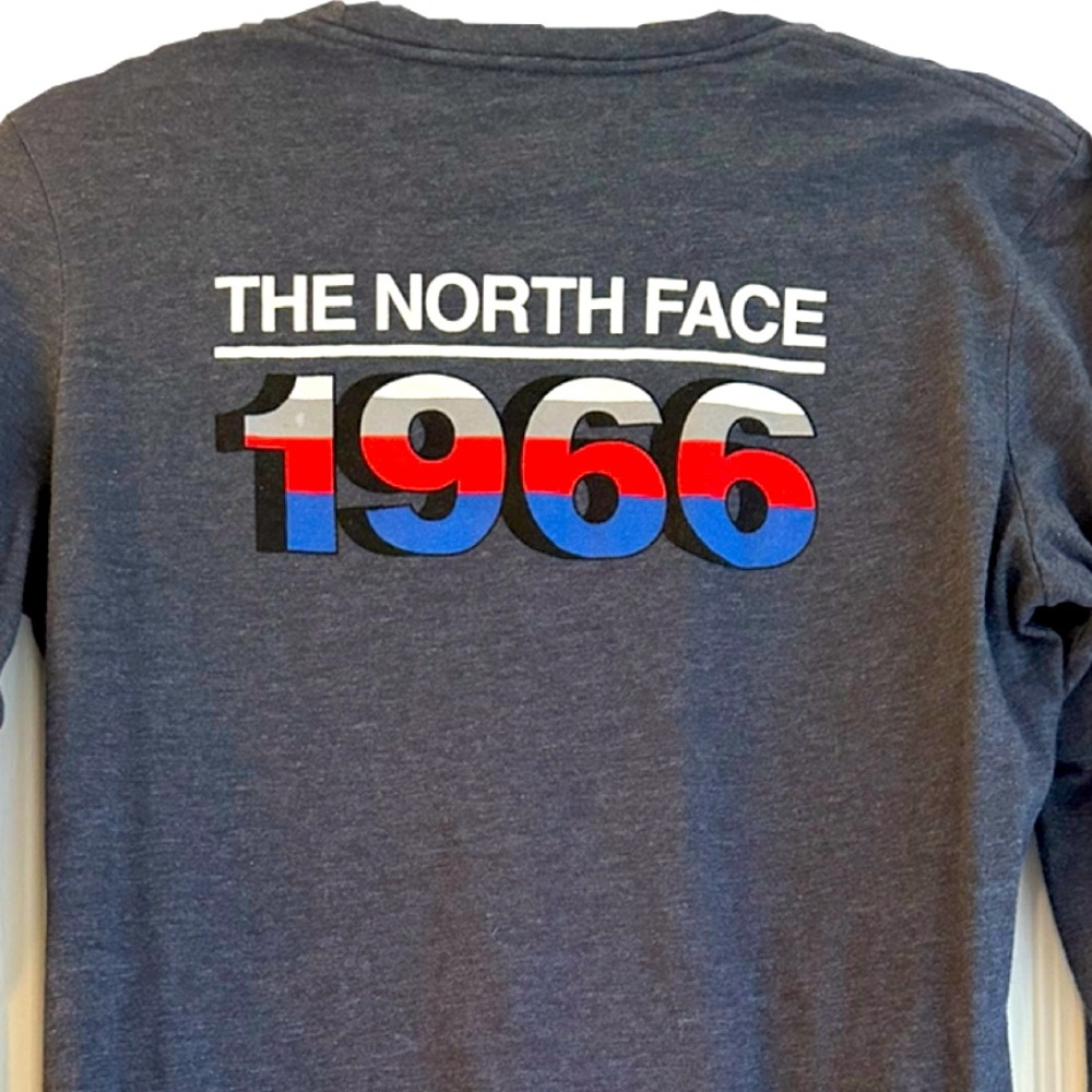 Women’s long sleeve north face shirt